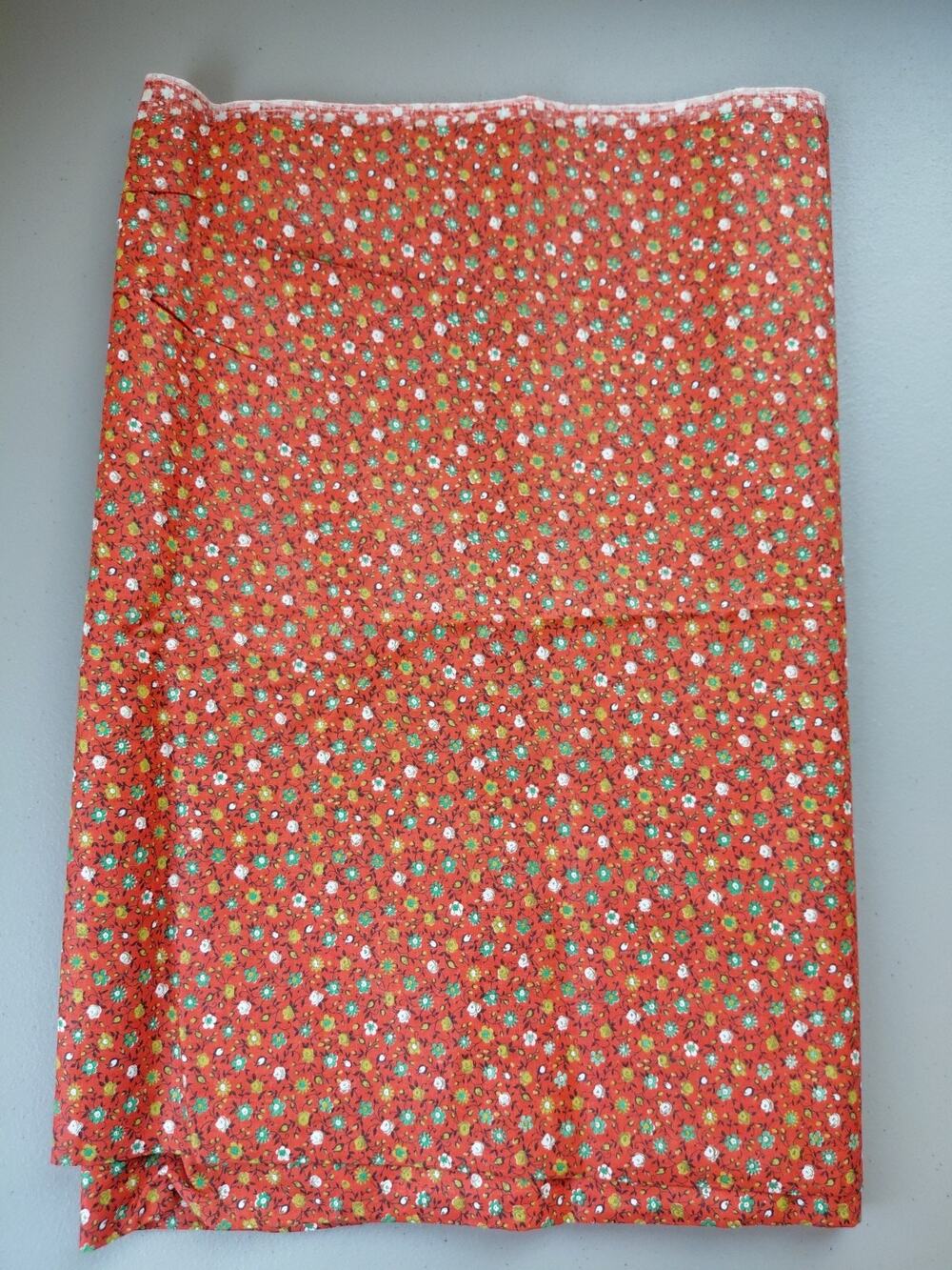 VTG Fabric Ditsy Floral Tomato Red Cottage Cotton 2.5 YDS by 34" Craft Quilt